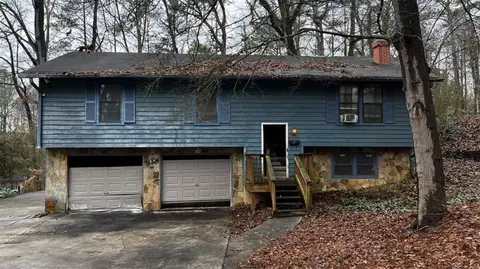 3291 Wintercreeper Dr, Lithonia, GA 30038