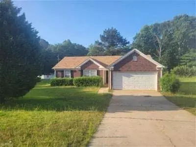9141 Huntwood Ln, Riverdale, GA 30274