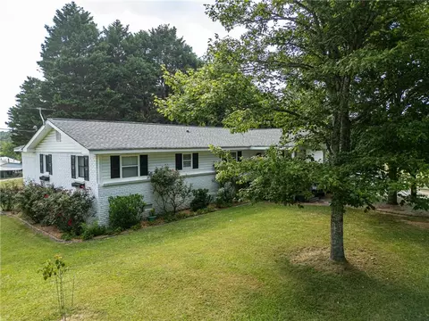 5525 Ashland Farm Rd SW, Oxford, GA 30054