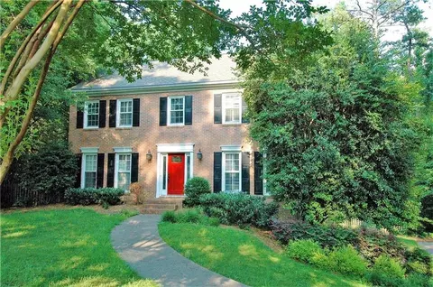 4384 Ivywood Dr, Marietta, GA 30062