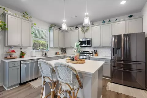 Kitchen - 405 Crowley Dr, Calhoun, GA 30701 photo 2 of 3