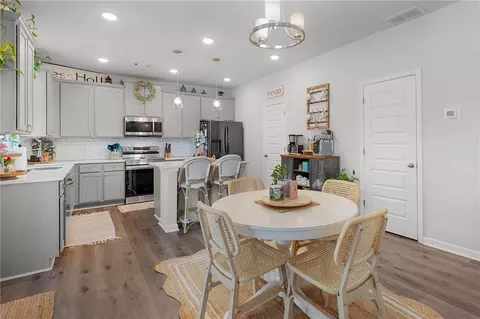 Kitchen - 405 Crowley Dr, Calhoun, GA 30701 photo 1 of 3