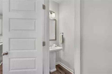 Entry Way - 405 Crowley Dr, Calhoun, GA 30701 photo 4 of 5