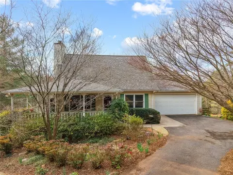 543 Martins Grove Rd, Dahlonega, GA 30533
