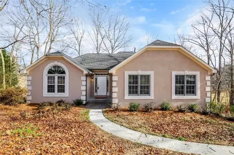 3170 Lakecrest Dr, Dacula, GA 30019