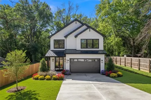 274 White St, Hoschton, GA 30548