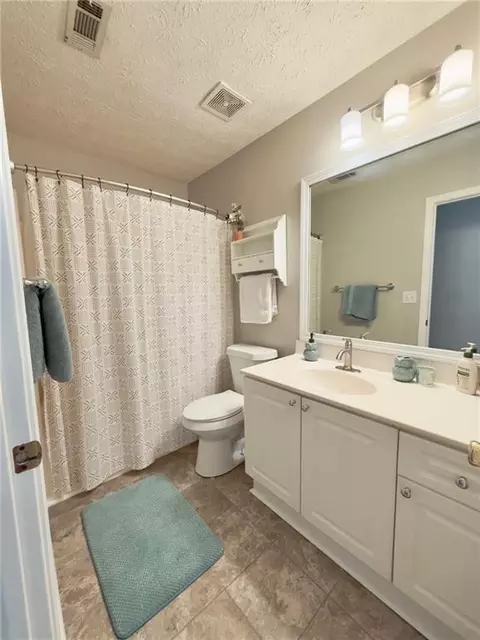 Bath - 4500 Millerbrook Ct, Duluth, GA 30096 photo 5 of 6