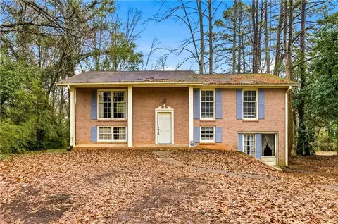6950 Knollwood Dr, Morrow, GA 30260