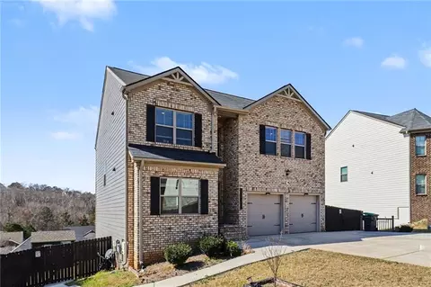 Exterior - 411 Toronto Cir, Hampton, GA 30228 photo 2 of 7