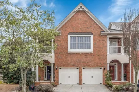 1286 Village Terrace Ct, Dunwoody, GA 30338