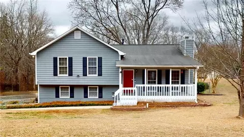 272 Deerfield Dr, Hiram, GA 30141