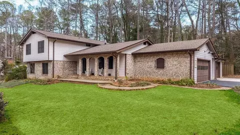 5087 Antelope Ln, Smoke Rise, GA 30087