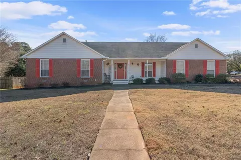 300 Jeremys Straight, Stockbridge, GA 30281