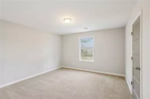 Bedroom - 91 Richmond Dr, Lagrange, GA 30240 photo 5 of 7