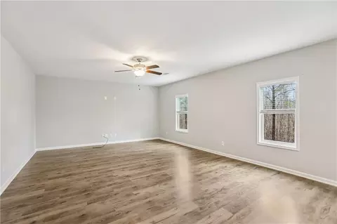 Living - 91 Richmond Dr, Lagrange, GA 30240 photo 1 of 4