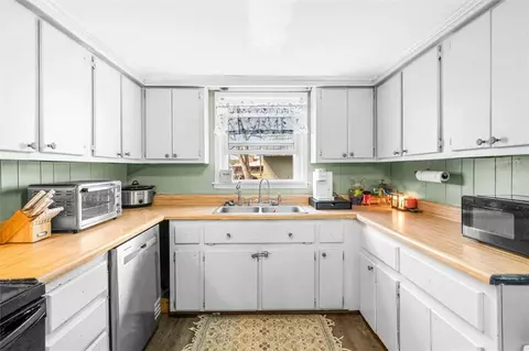 Kitchen - 51 First St, Trion, GA 30753 photo 3 of 5