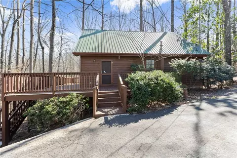 6800 Thunder Trl, Gainesville, GA 30506