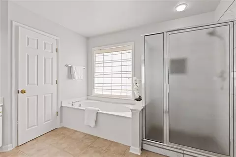 Bath - 731 Hexham Ct, Suwanee, GA 30024 photo 3 of 4