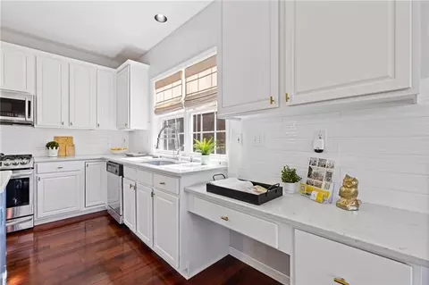 Kitchen - 731 Hexham Ct, Suwanee, GA 30024 photo 2 of 4