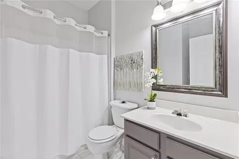 Bath - 731 Hexham Ct, Suwanee, GA 30024 photo 1 of 4