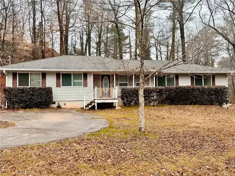 4615 Cresant Ln, Douglasville, GA 30135