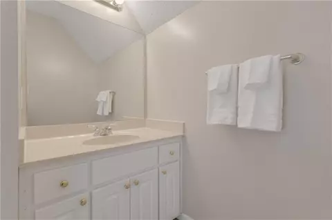 Bath - 12328 Edgewater Dr, Hampton, GA 30228 photo 4 of 8