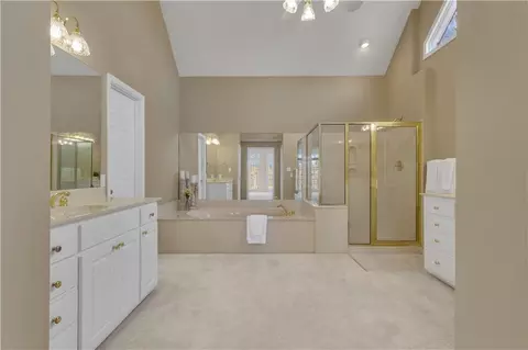 Bath - 12328 Edgewater Dr, Hampton, GA 30228 photo 2 of 8