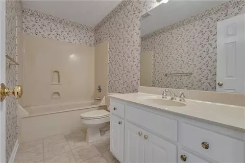 Bath - 12328 Edgewater Dr, Hampton, GA 30228 photo 7 of 8