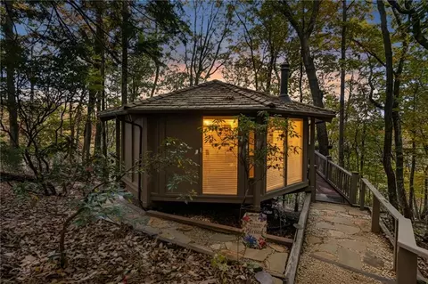 101 Treetopper Cir, Big Canoe, GA 30143