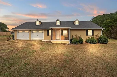 40 L Z Jackson Rd, Bowdon, GA 30108