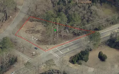 2020 S Hidden Hills Pkwy, Stone Mountain, GA 30088