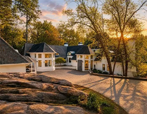 3906 Paces Ferry Rd NW, Atlanta, GA 30327