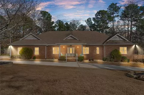 7255 Confederate Ln, Villa Rica, GA 30180