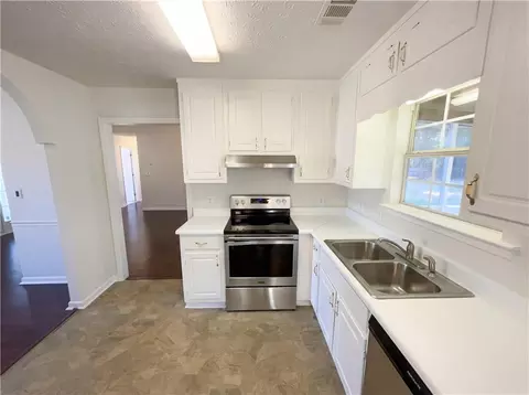 Kitchen - 130 Berkshire Dr, Covington, GA 30016 photo 2 of 3