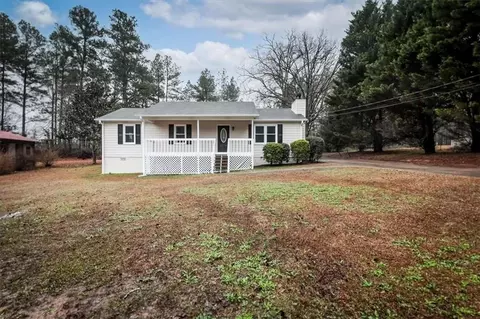 106 Village Dr, Hiram, GA 30141