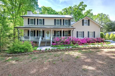 338 E Valley Rd NE, Rydal, GA 30171