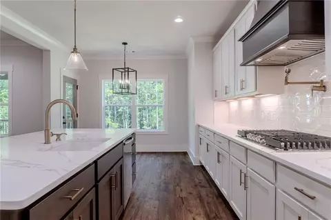 Kitchen - 1425 Willowbend Pl, Monroe, GA 30655 photo 2 of 5