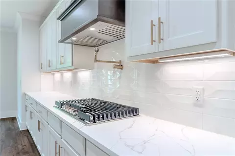 Kitchen - 1425 Willowbend Pl, Monroe, GA 30655 photo 3 of 5