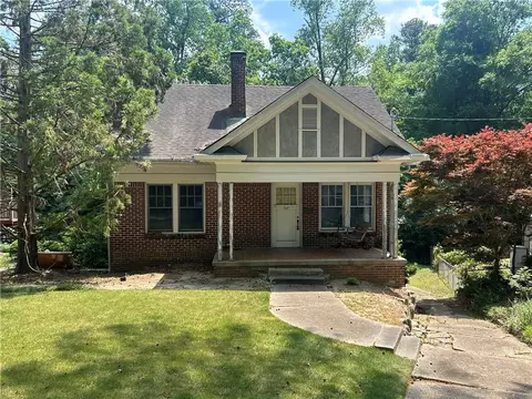707 Martina Dr NE, Atlanta, GA 30305
