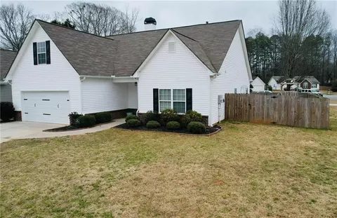 38 Burts Crossing Dr, Dawsonville, GA 30534