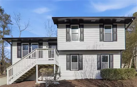 499 Strickland Ct, Lawrenceville, GA 30046
