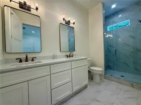 Bath - 224 E Marable St E, Monroe, GA 30655 photo 1 of 5