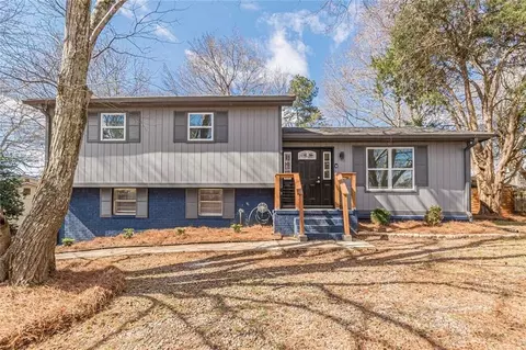 8936 Old Lee Rd, Lithia Springs, GA 30122