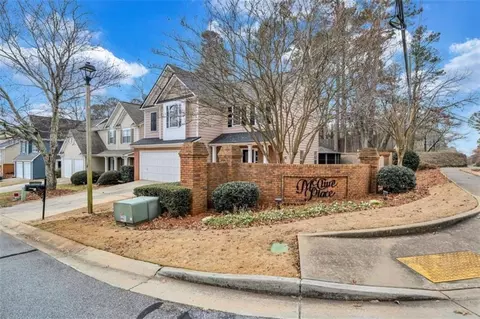 3746 Strathmore Dr, Duluth, GA 30096 photo 2