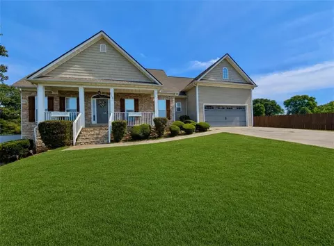 218 Bowdoin Ln, Adairsville, GA 30103