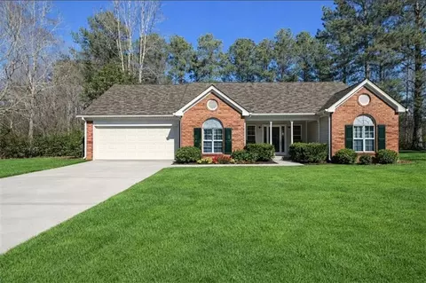 3101 Autumn Woods Dr, Loganville, GA 30052
