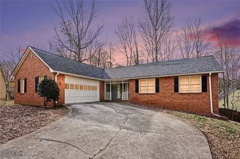 2645 Five Star Ct, Snellville, GA 30039