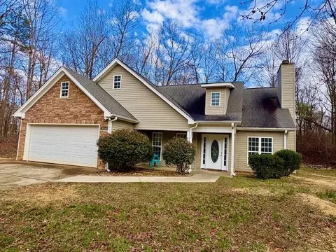 41 Oakmont Dr, Cleveland, GA 30528