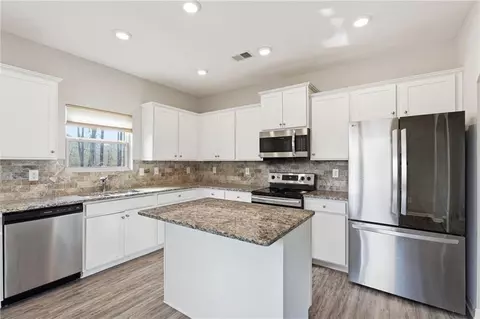Kitchen - 317 Brook Ct, Temple, GA 30179 photo 2 of 3