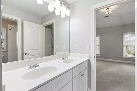 Bath - 14624 Timber Pt, Milton, GA 30004 photo 6 of 8